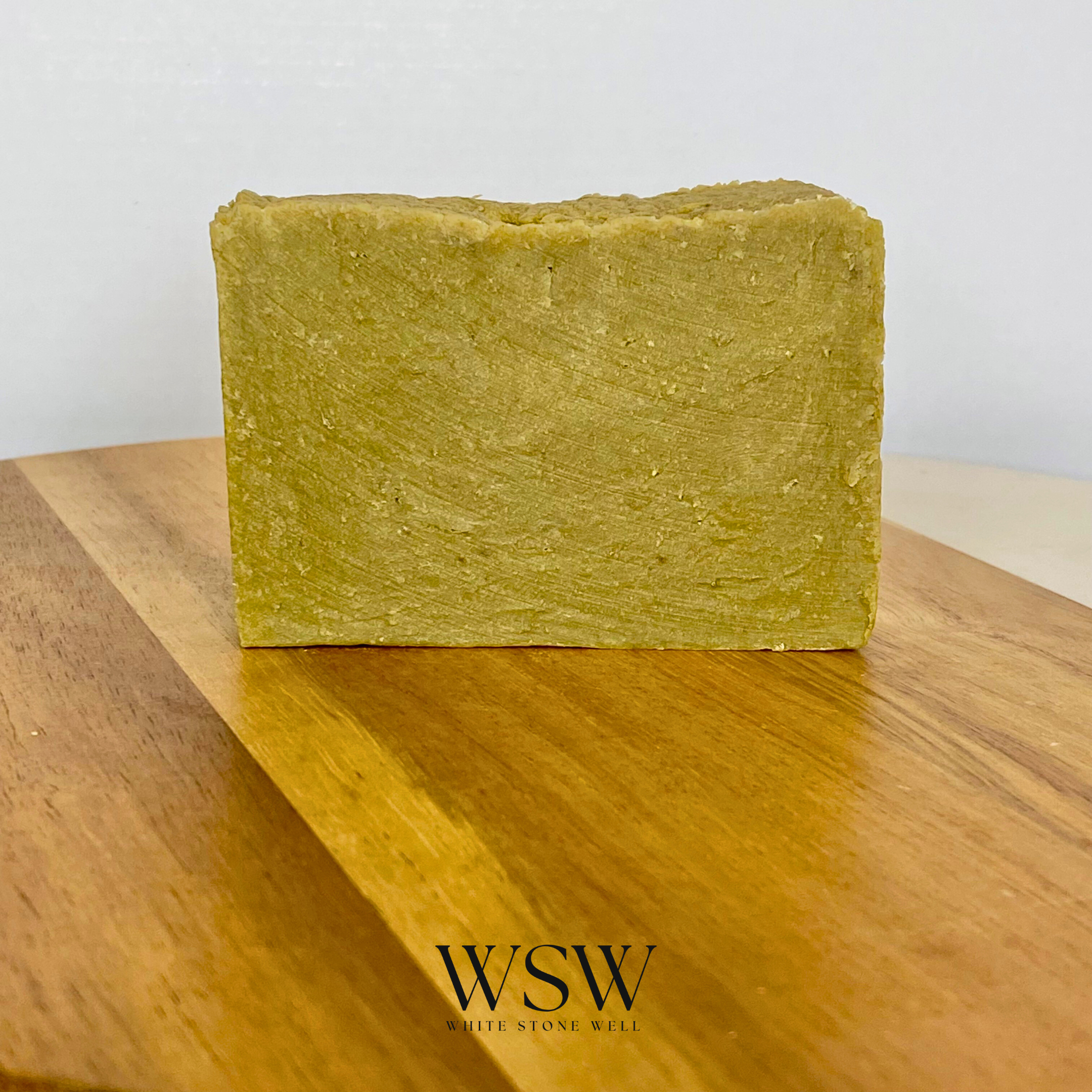 EUCALYPTUS ROSEMARY SOAP BAR Antioxidant-rich botanicals. A sharply invigorating cleanse.