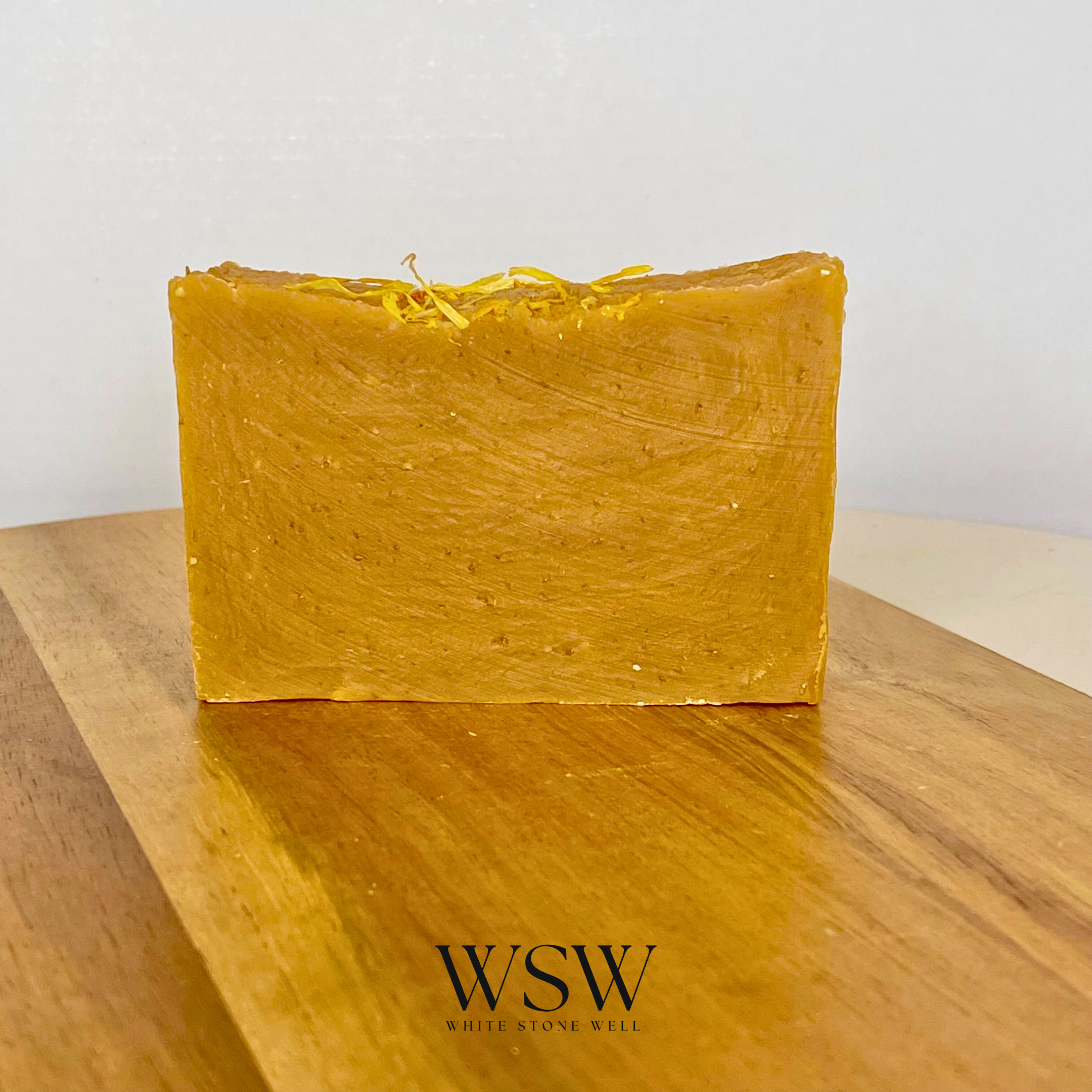SWEET CITRUS CALENDULA SOAP BAR Skin-soothing botanicals. A bright, energizing cleanse.