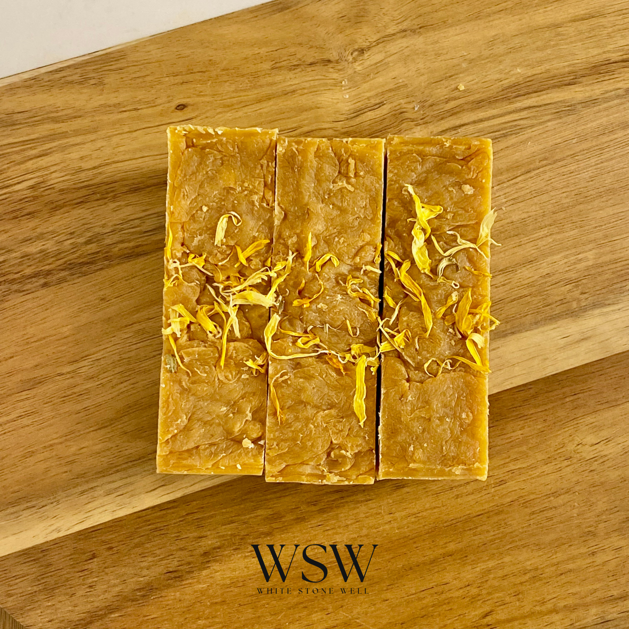 SWEET CITRUS CALENDULA SOAP BAR Skin-soothing botanicals. A bright, energizing cleanse.